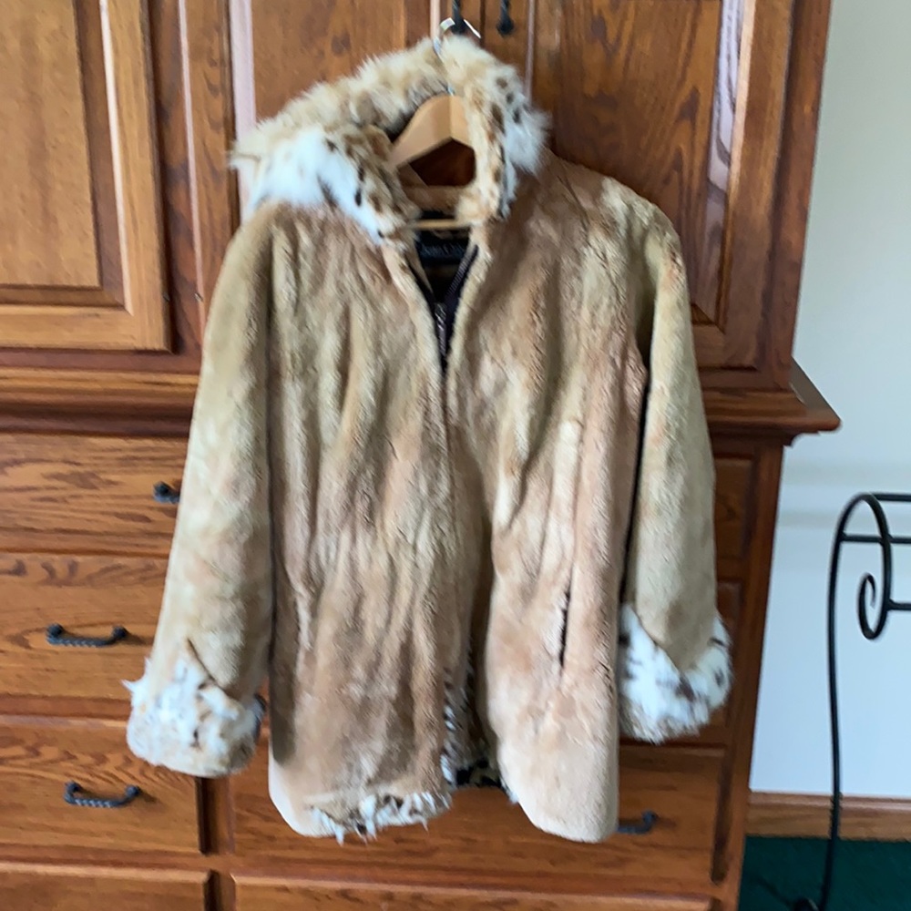 Tan sheared Beaver and Lynx hooded women’s coat